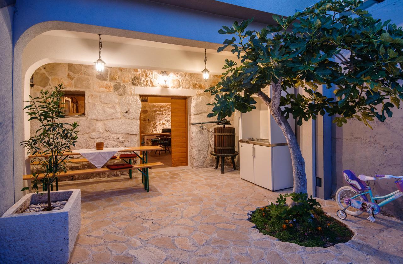 Villa Sv. Vid Sevid Bagian luar foto