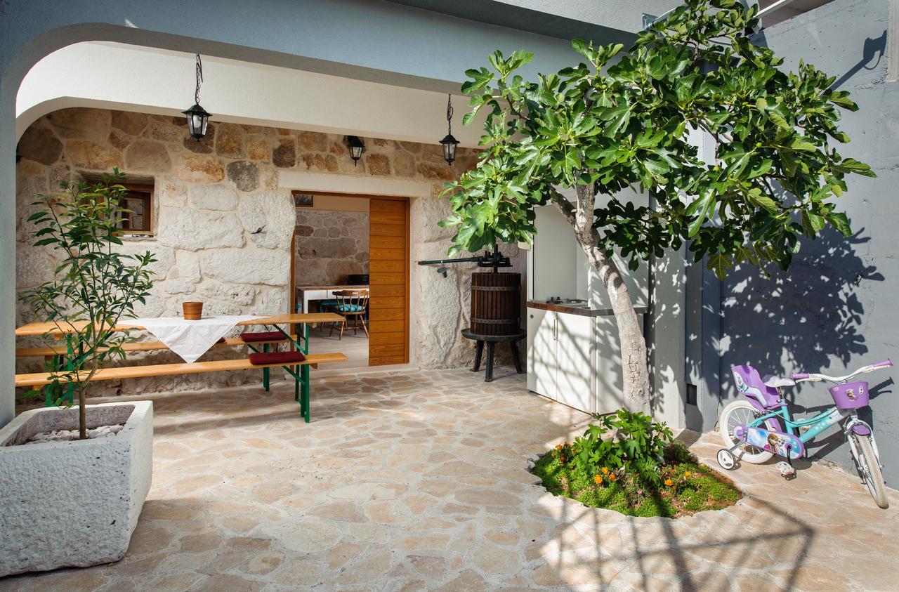 Villa Sv. Vid Sevid Bagian luar foto